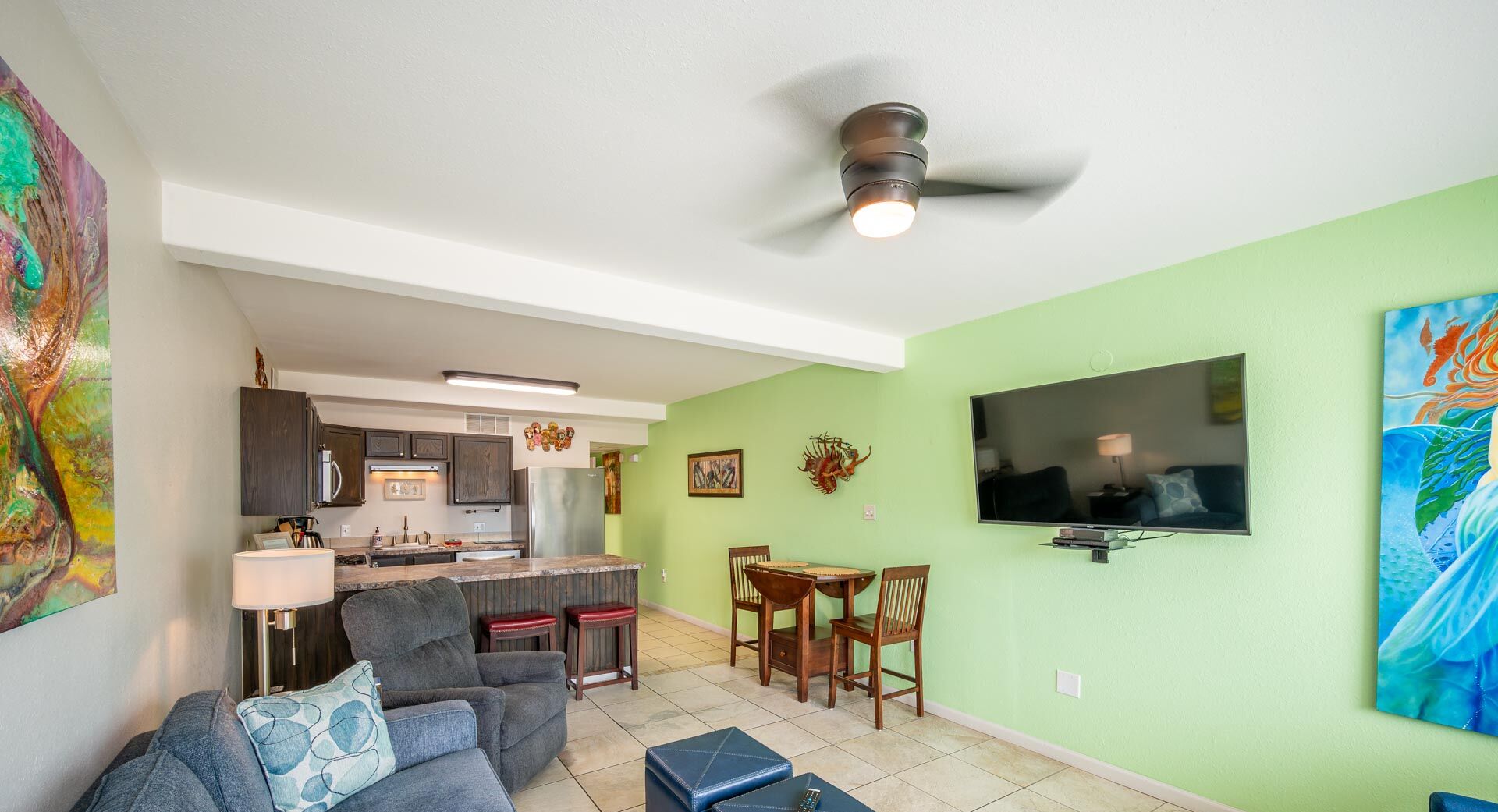 Great Location-Near Beach and the Heart of Town.1st Floor, Pool, W/D and Boardwalk
