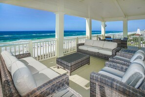 House, 4 Bedrooms | Balcony