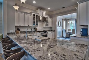 Rumah, 4 kamar tidur | Dapur pribadi | Lemari es dan microwave