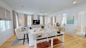 House, 3 Bedrooms | Living room