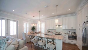 Maison, 3 chambres | Cuisine privée | Batterie de cuisine, vaisselle et ustensiles