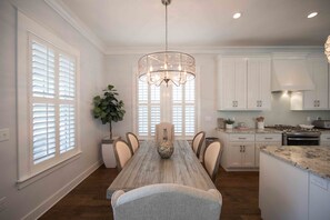 Dining - Carefree Cottage - 46 E Seacrest Blvd by Dune Vacation Rentals (Panama City Beach)