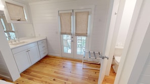 House, 1 Bedroom | Bathroom | Hair dryer, towels