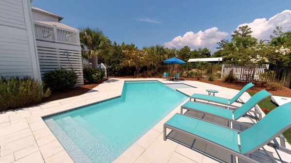 House, 5 Bedrooms | Pool
