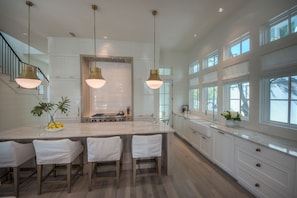 Huis, 4 slaapkamers | Privékeuken | Een koelkast, een vaatwasser