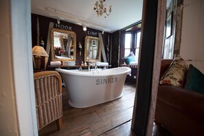 Deluxe Suite, Ensuite (FREDERICK) | Bathroom