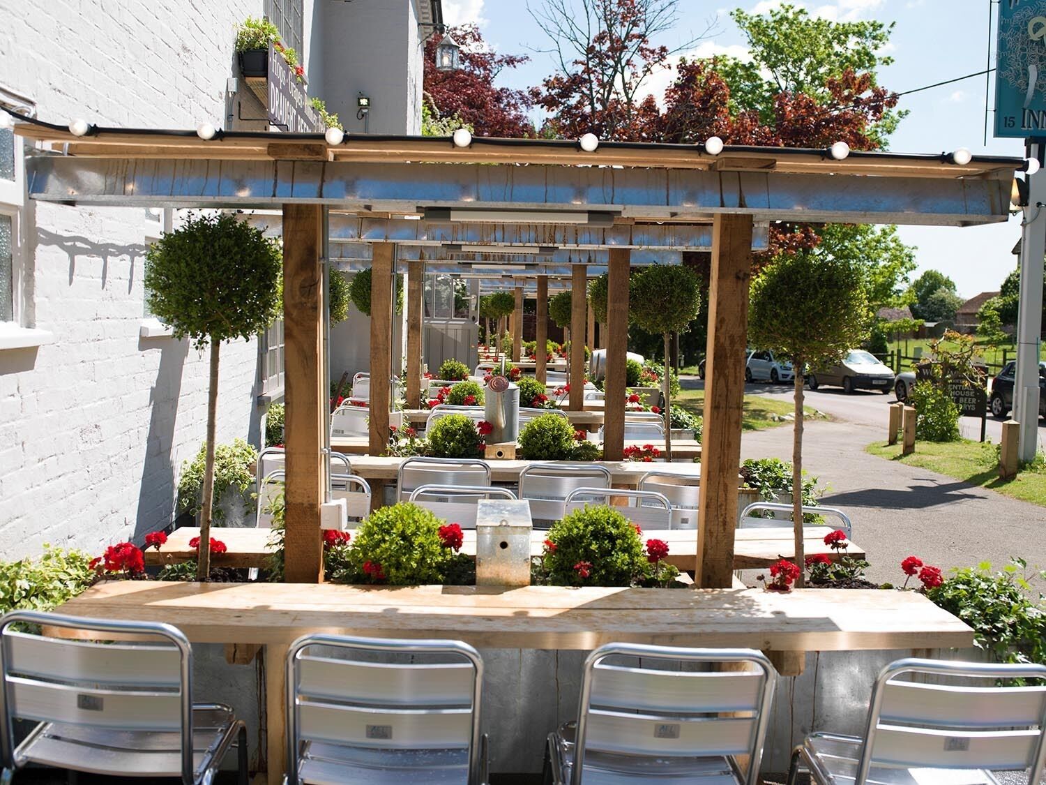 المنشأة من الخارج