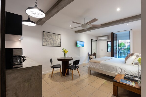 1 bedroom, in-room safe, iron/ironing board, WiFi