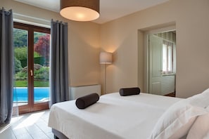 4 chambres, fer et planche à repasser, lit de bébé portatif, Wi-Fi