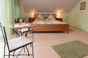 1 bedroom, travel cot, WiFi, bed sheets