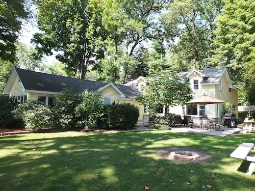 Lorlee -  Large And Lovely Family Cottage On Dewey Lake With Private Beach! - Berrien Springs, MI