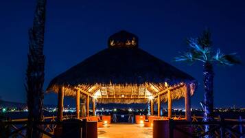 Condo, 2 habitaciones | Alberca | Alberca al aire libre