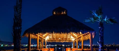 Condo, 2 habitaciones | Alberca | Alberca al aire libre