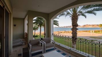 Condo, 2 habitaciones | Balcón