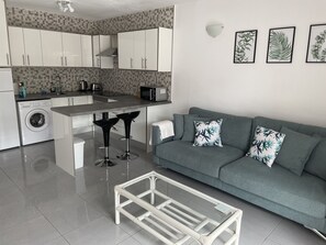 TV - Victoria Court 2 LC (Los Cristianos)