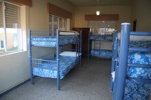 Asrama Umum Basic (1 bed in a 4-Bed Dormitory Room) | Dilengkapi dengan perabotan berbeda-beda dan Wi-Fi gratis