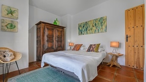 4 bedrooms, iron/ironing board, travel cot, WiFi - Casa de Pilares Alcaucín by Ruralidays (Málaga)