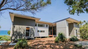 Exterior - CORYMBIA BEACH HOUSE - SUNRISE AT 1770 (AGNES WATER)