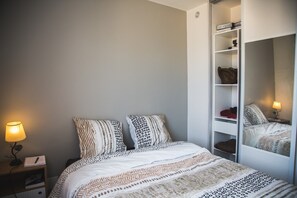 1 chambre, fer et planche à repasser, Wi-Fi, draps fournis