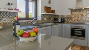 茶具/咖啡用具、冰箱、微波炉、烤箱