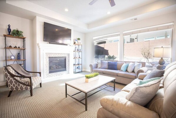 Smart TV, Netflix, foosball, table tennis