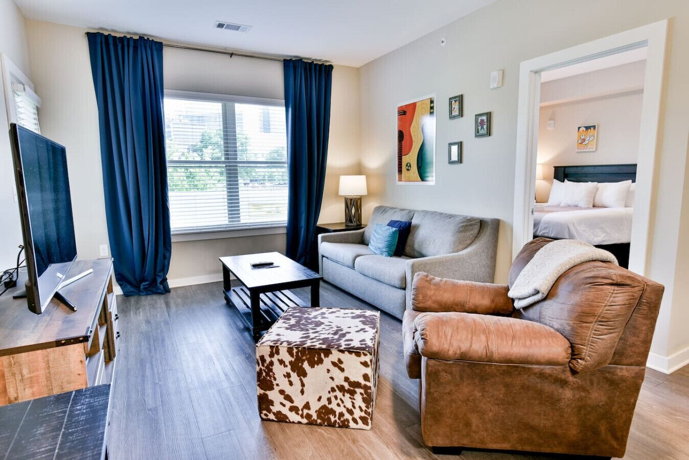 2 室のベッドルーム、アイロン / アイロン台、WiFi、ベッドシーツ