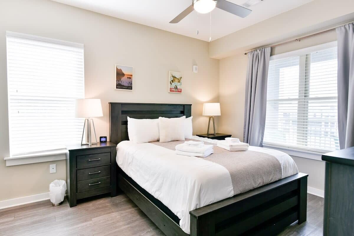 2 bedrooms, iron/ironing board, WiFi, bed sheets