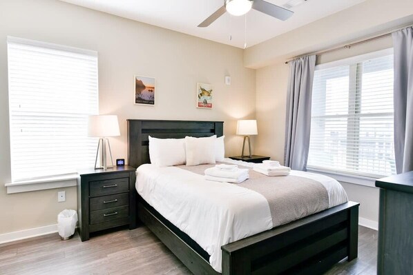 2 間睡房、熨斗/熨衫板、Wi-Fi、床單