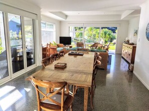 Dining - Matapouri Park Paradise (Matapouri)