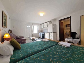 3 bedrooms, WiFi - Holiday home with swimming pool and covered barbecue terrace (Fažana)