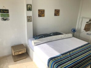 4 bedrooms, free WiFi, bed sheets