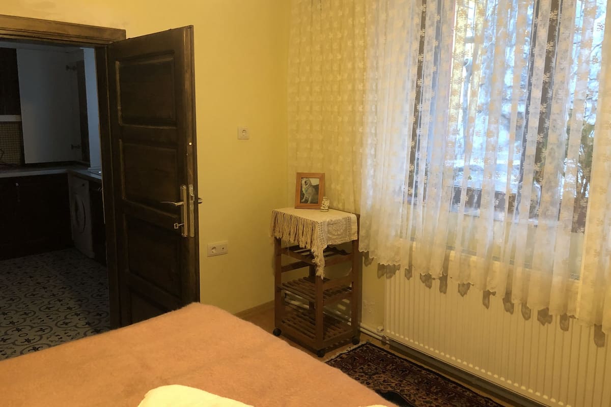 Double Room, Shared Bathroom | Premium bedding, individually decorated, individually furnished