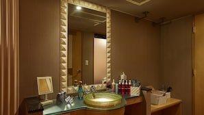 Superior Double Room (C) | Bathroom sink - Numazu Hotel Christmas- Adults Only (Numazu)