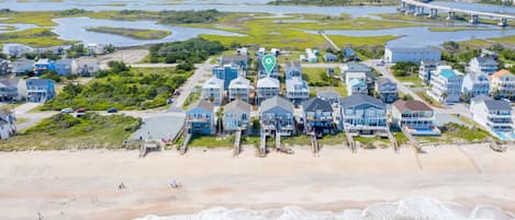 Beach nearby, sun loungers, beach towels