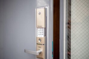 Interior entrance - Neo House 2 (Seoul)