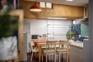 House | Private kitchen | Fridge, microwave, stovetop, electric kettle