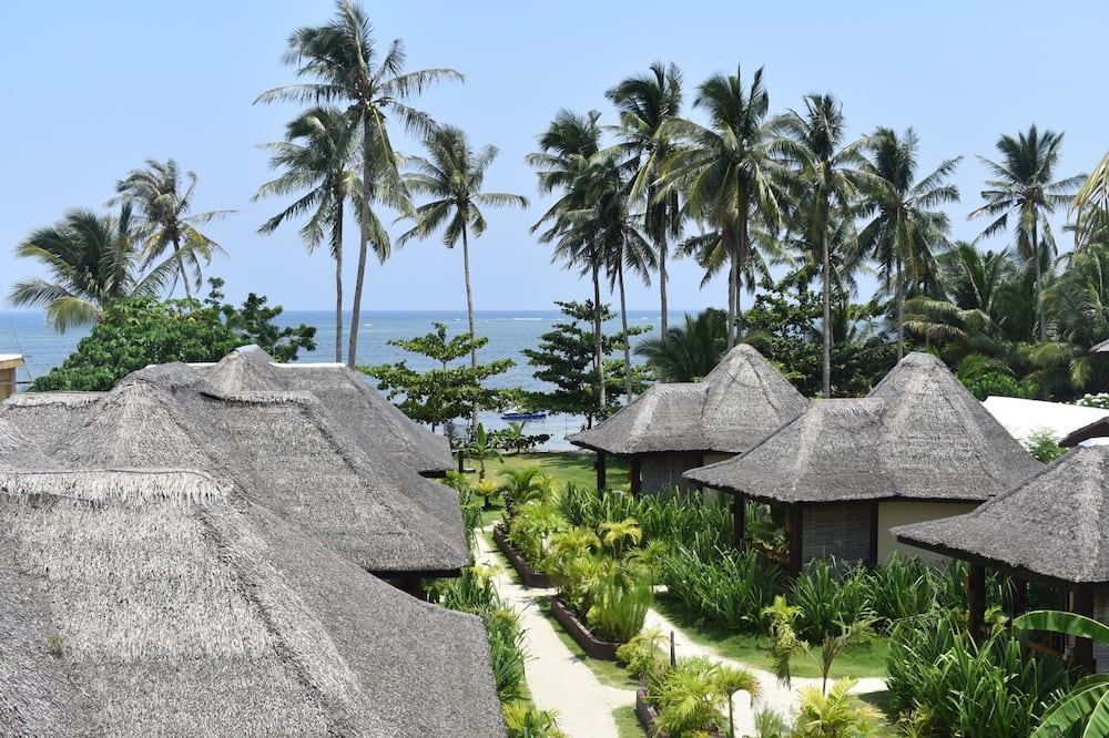 Jonas & Twins Resort
