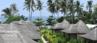 Jonas & Twins Resort