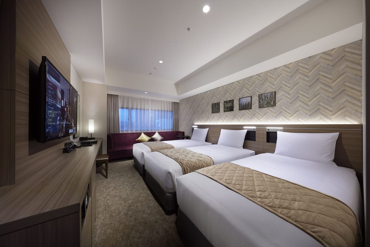 1 bedroom, down duvets, in-room safe, desk