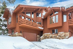 Exterior - Newly Remodeled Luxury Mountain Modern Walk-to-Ski Townhome in Silver Lake Area (Park City)