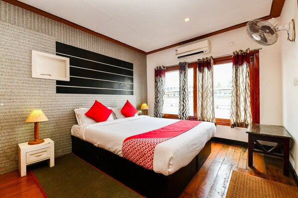 Room - OYO 29758 Amare Houseboat (Ambalapuzha)