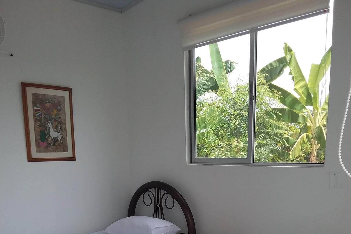 Family Triple Room | Bed sheets, wheelchair access