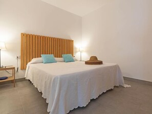 1 habitación, tabla de planchar con plancha y internet gratis