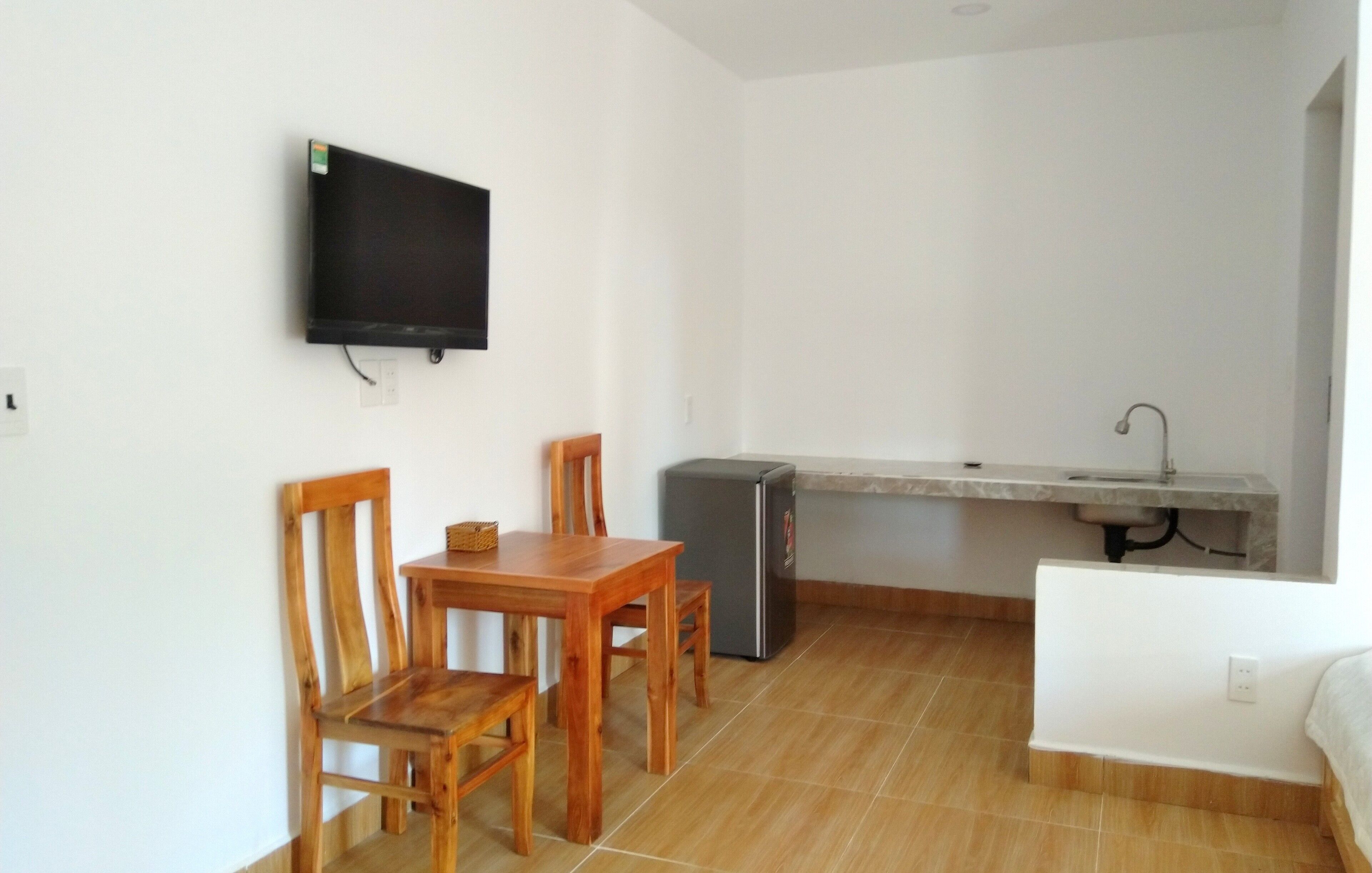 family room, kitchen | in-room dining