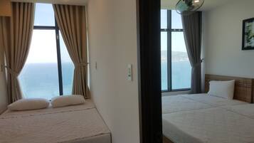 Sea View Apartment 3 Beds | 1 bedroom, desk, blackout curtains, iron/ironing board