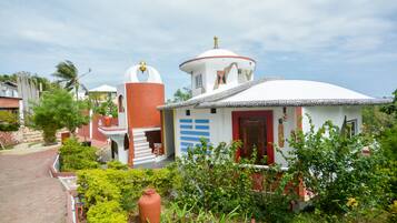 Check-in/check-out kiosk