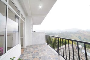 Balcony - La ciel ella (Ella)