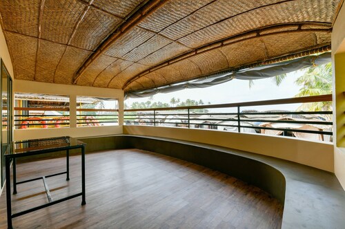 OYO 45299 Big B Sharing Houseboat