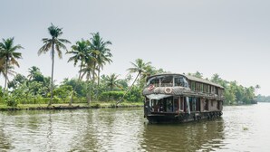 Lake - OYO 29943 EGC 3 BHK Deluxe (Ambalapuzha)