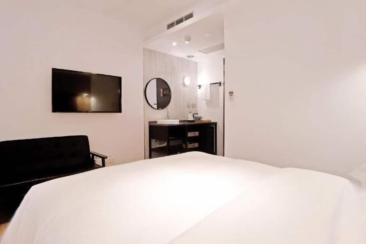 Down duvets, blackout curtains, free WiFi, bed sheets